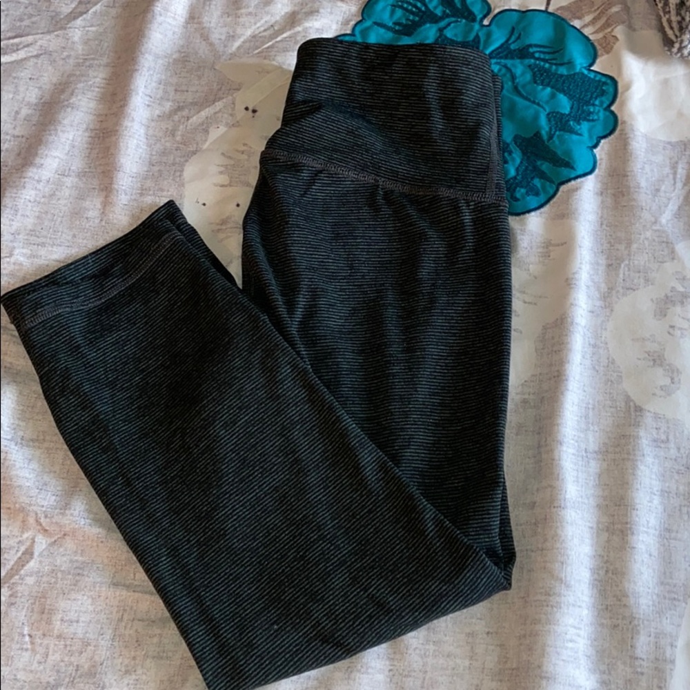 Old Navy crop leggings